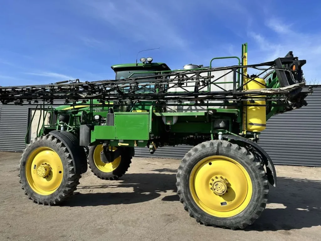 John Deere 4830