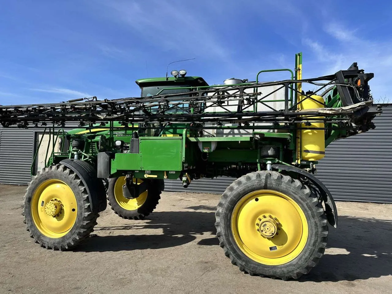 John Deere 4830