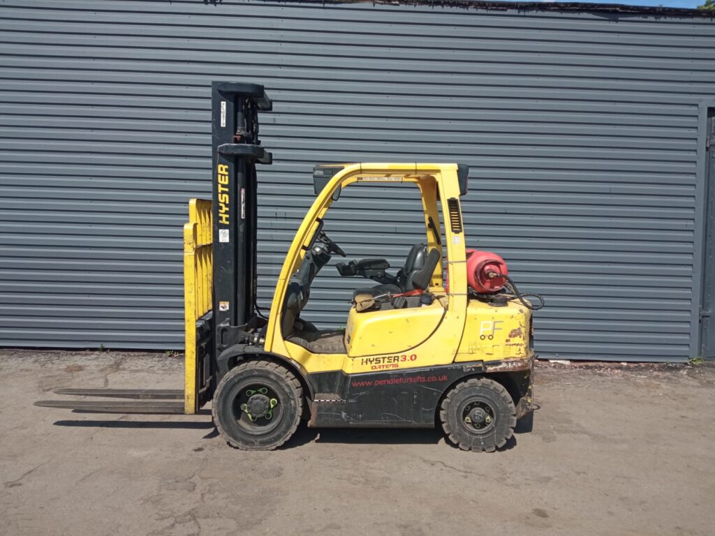 Вилковий навантажувач  HYSTER 3.0